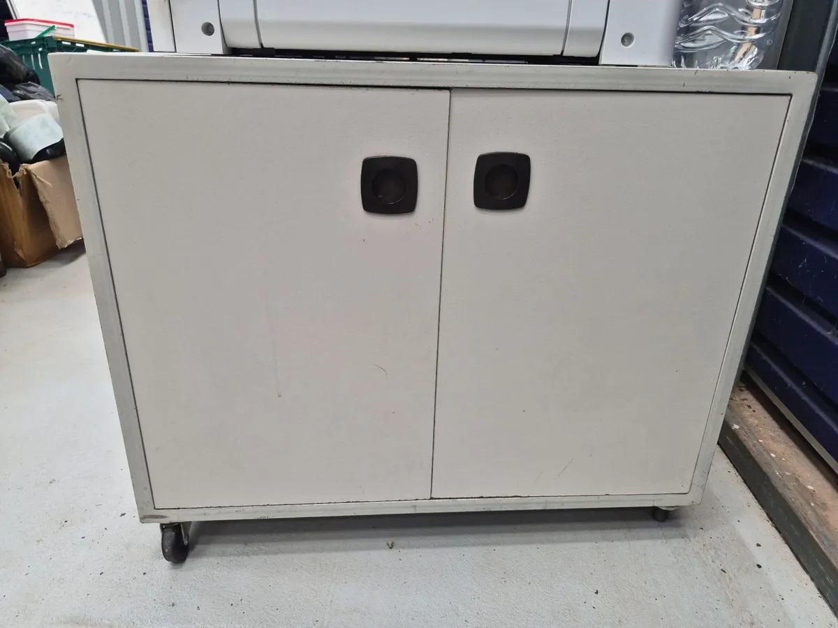Pedestals and Cabinet - Image 4