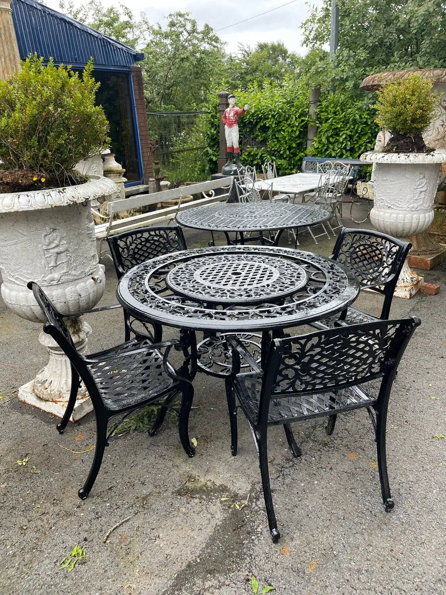 Garden table 4 chairs - Image 1