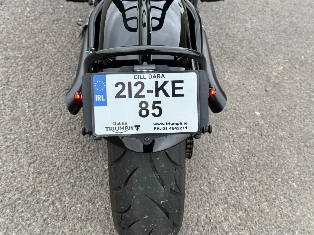 Triumph Bobber 1200 - Image 2