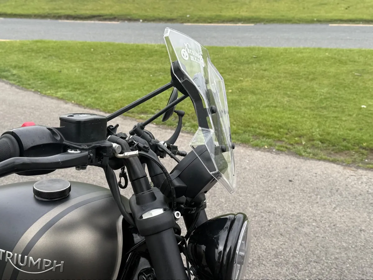 Triumph Bobber 1200 - Image 4