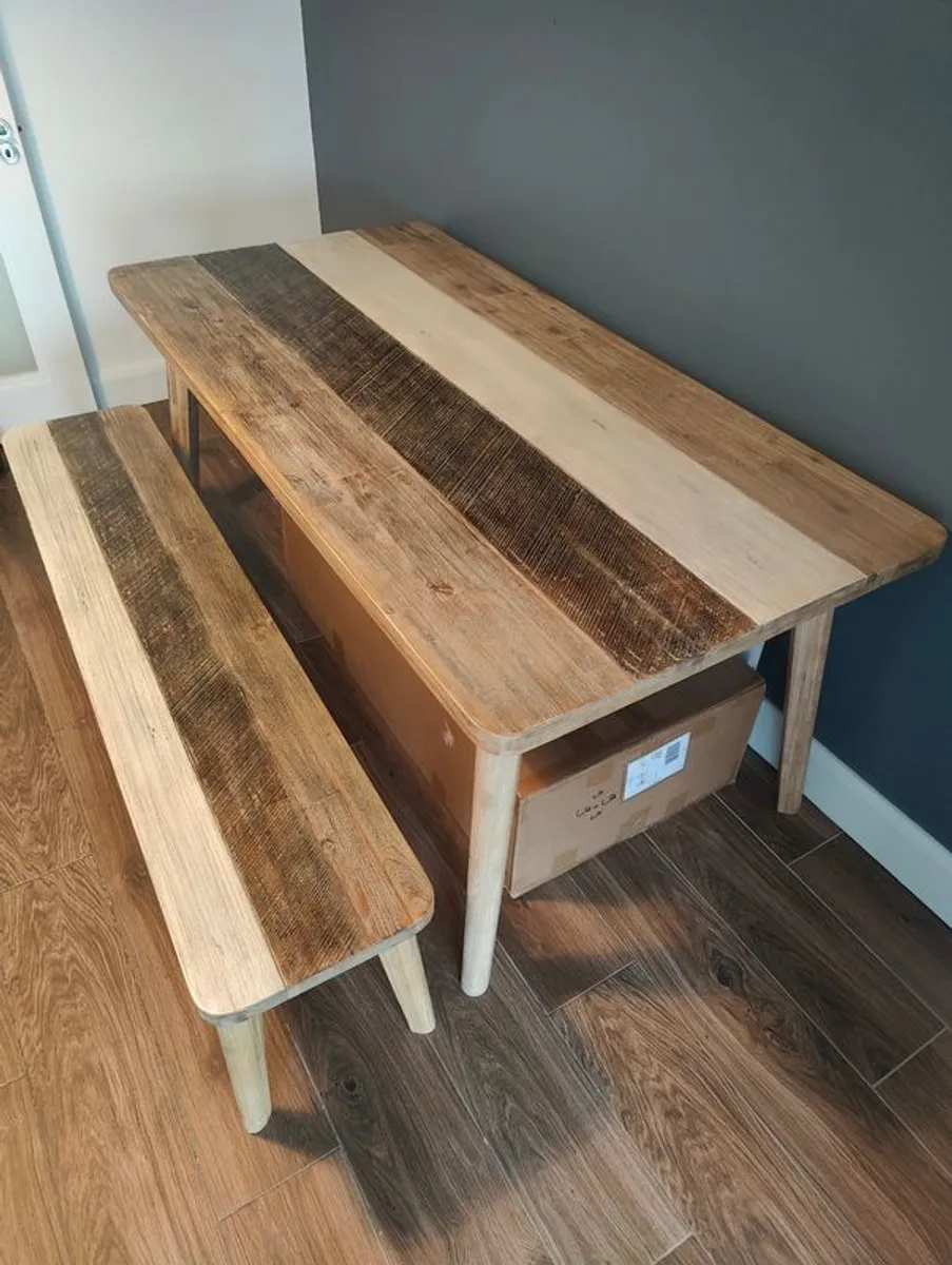 Kitchen Table, bench & 4 chairs - Image 2