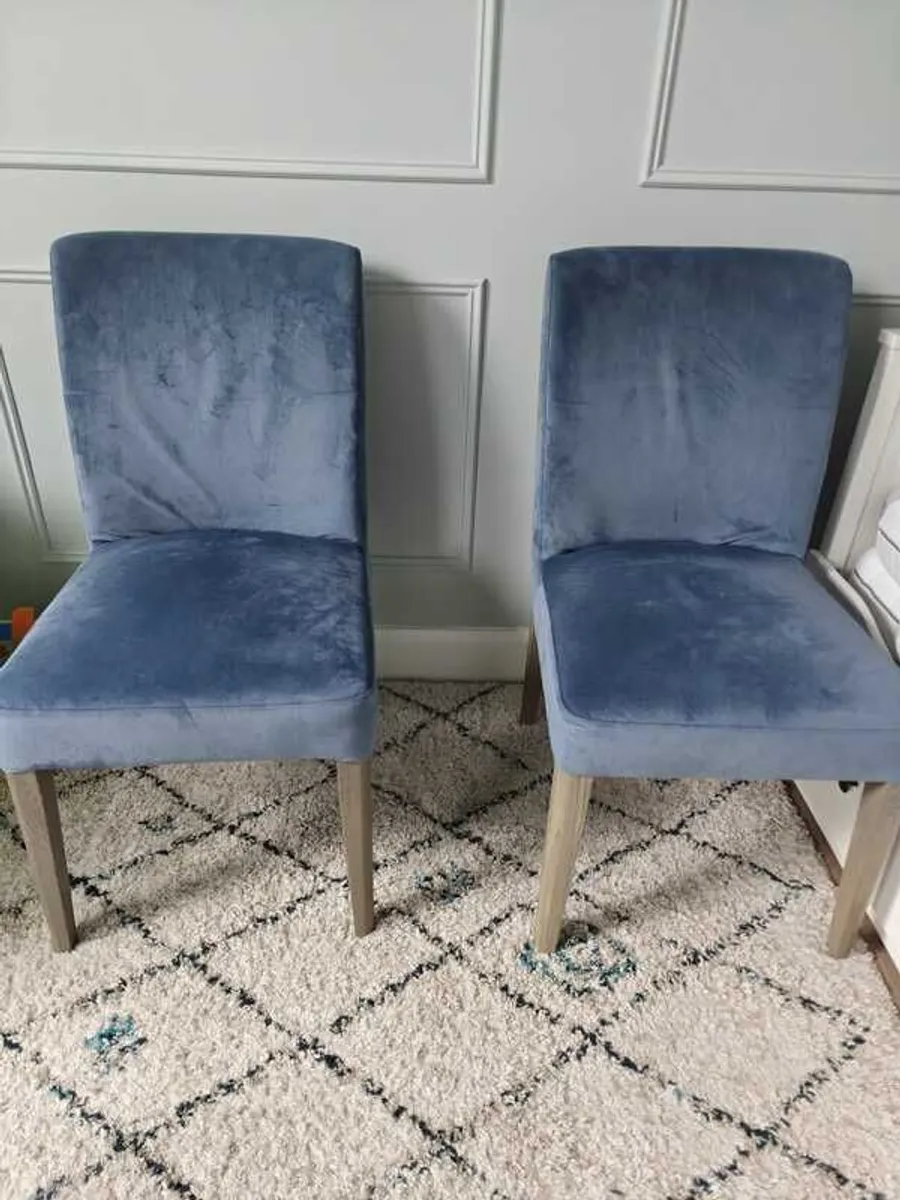 Kitchen Table, bench & 4 chairs - Image 3