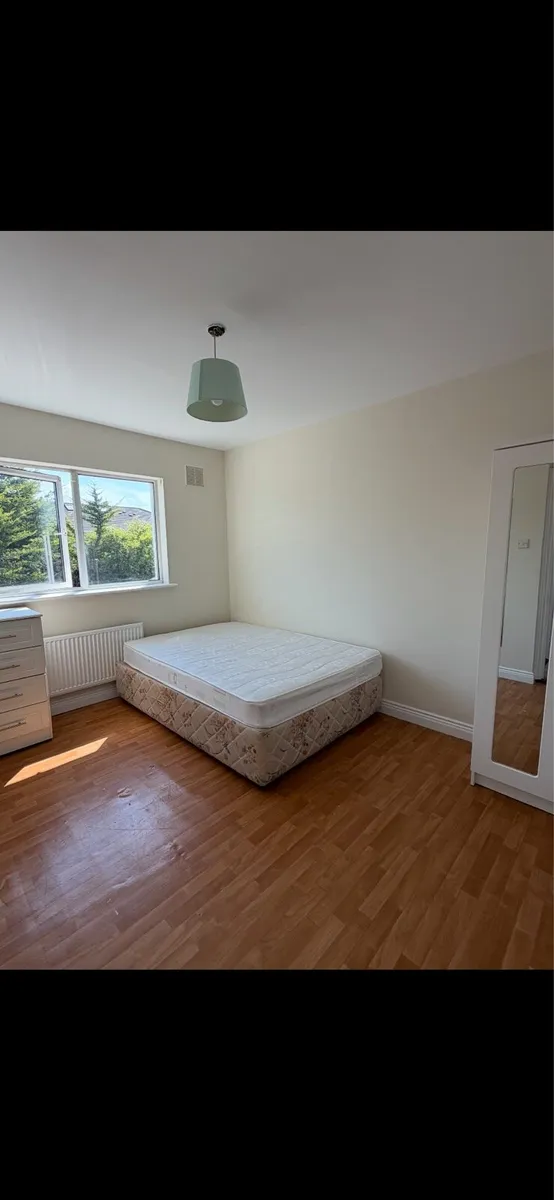 4 beds and wardrobes - Image 4