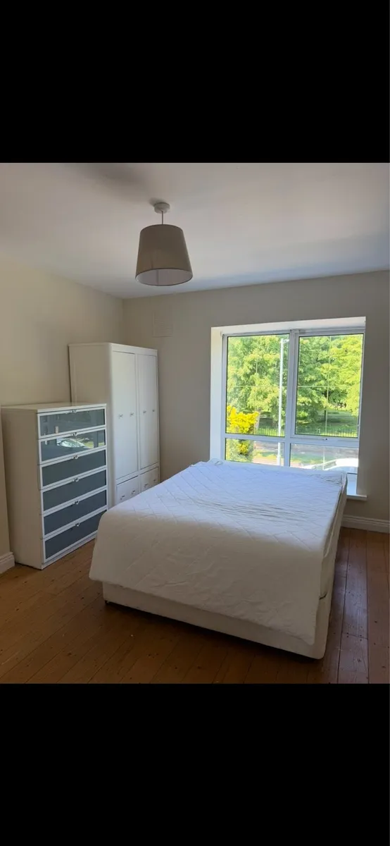 4 beds and wardrobes - Image 3