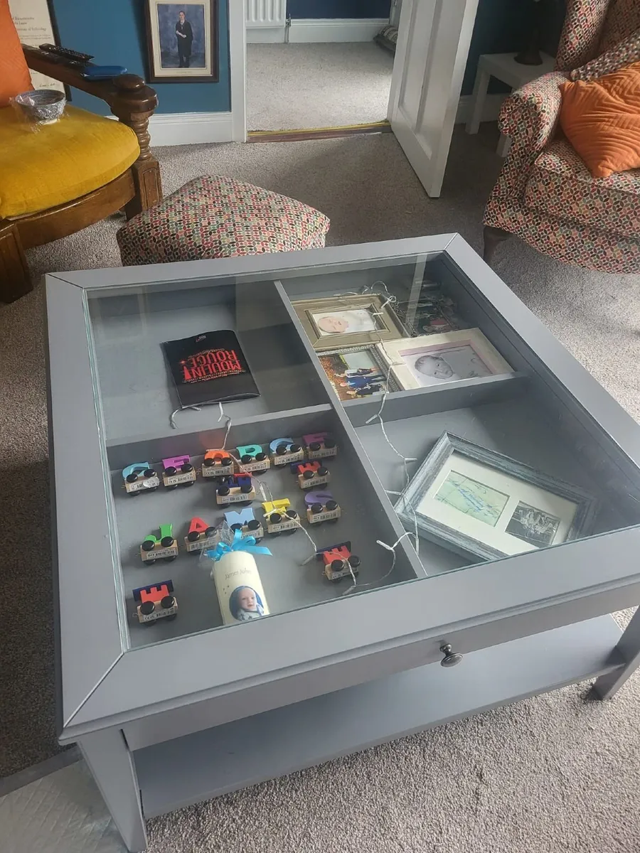 Living room table - Image 1