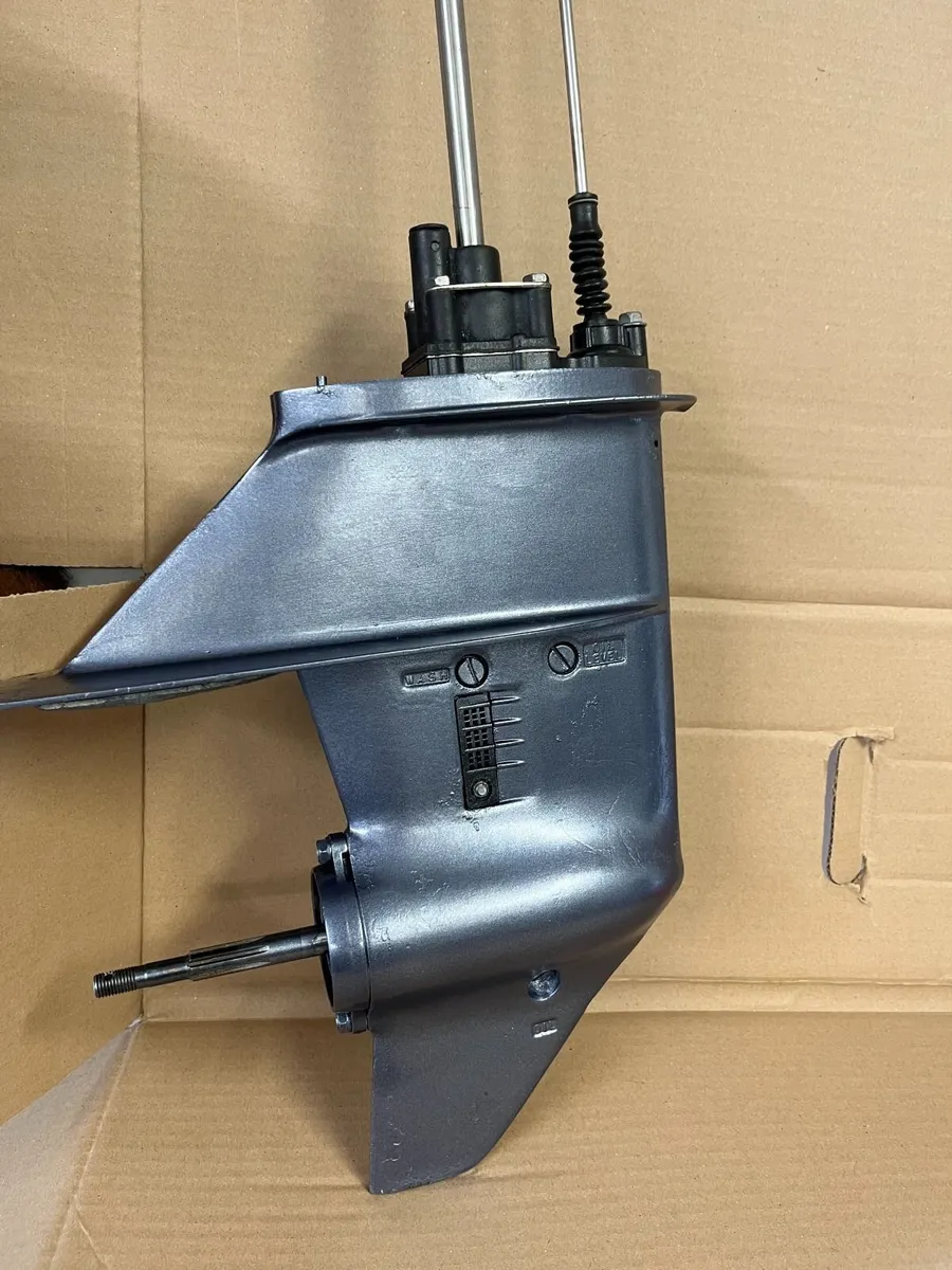 Yamaha 6-8hp 2 stroke long shaft lower unit - Image 1