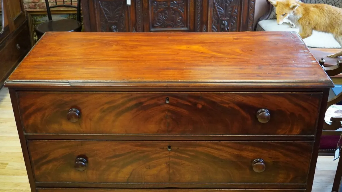 Victorian Flame Mahogany Chest of Drawers - Image 3
