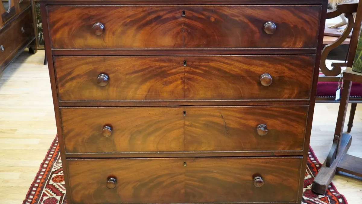 Victorian Flame Mahogany Chest of Drawers - Image 4