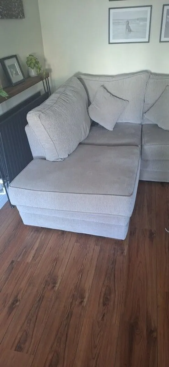 L Shaped sofa - Image 2