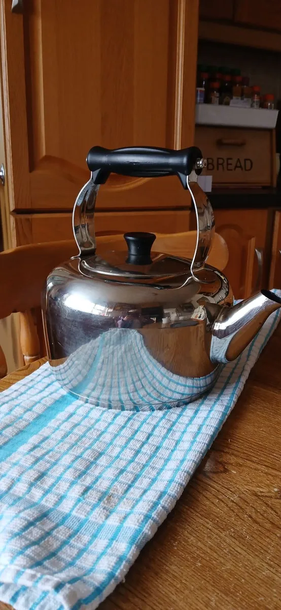 3 litre kettle for stove top - Image 1