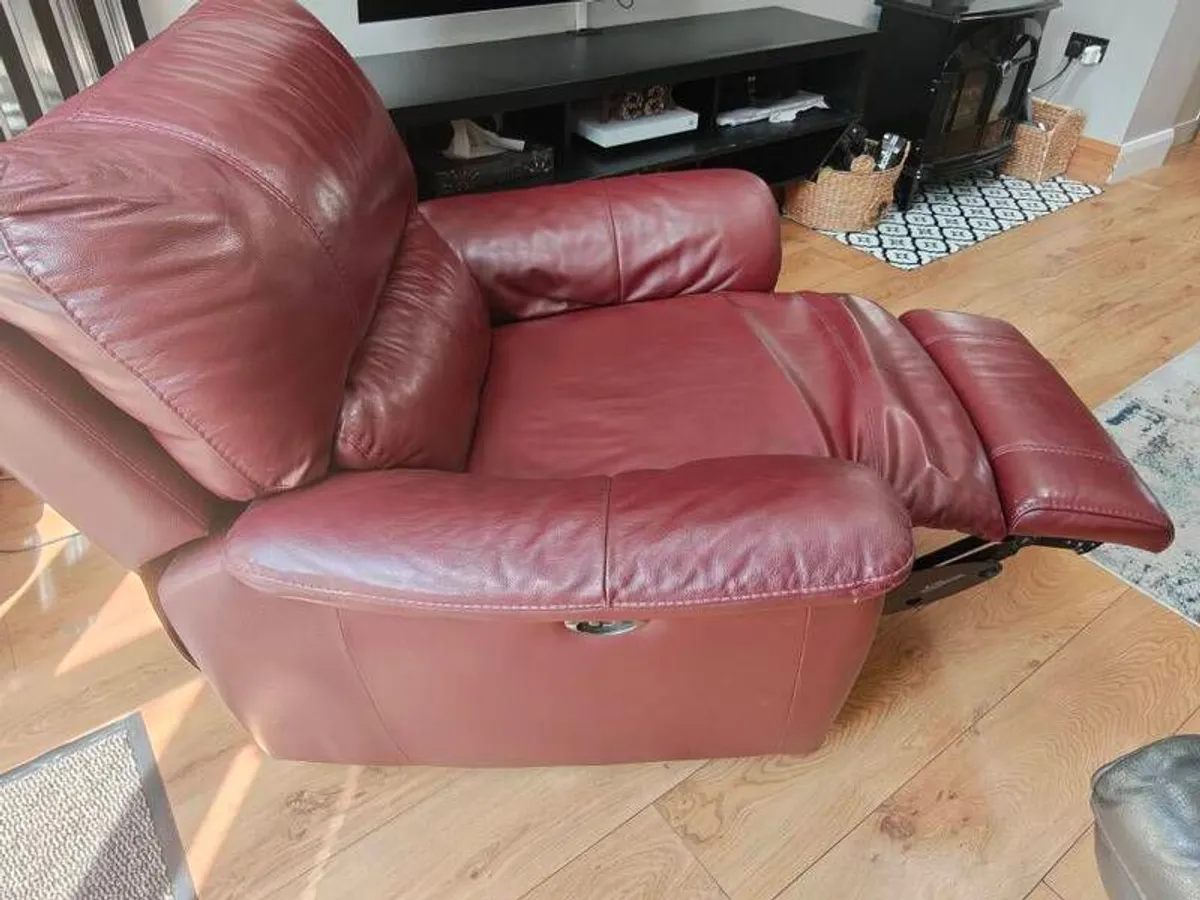 Leather power recliner - Image 3