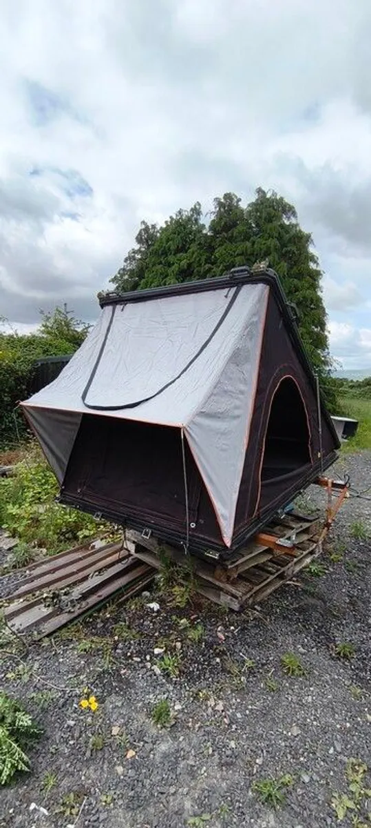 Roof Tent - Image 1