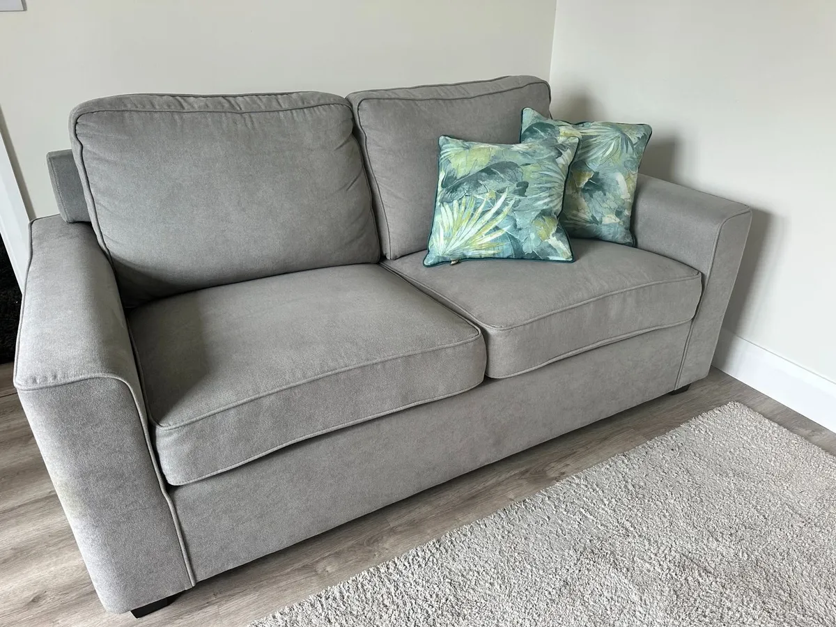 Premium Sofa Bed – Like New - Image 4