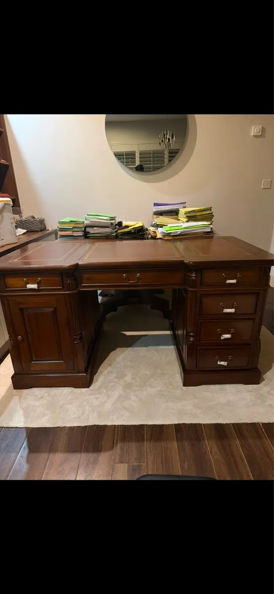 Office desk - Image 2