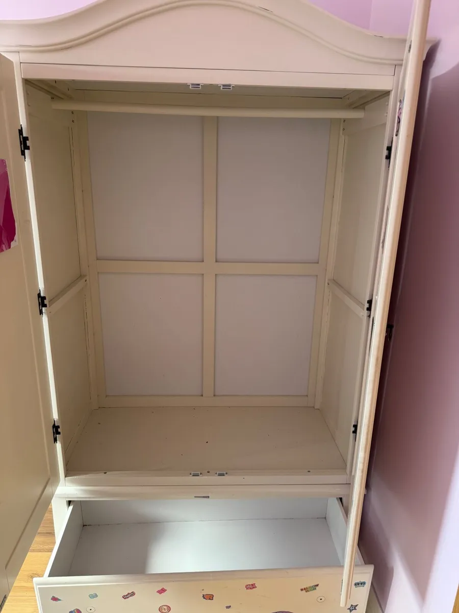 Wardrobe - Image 3