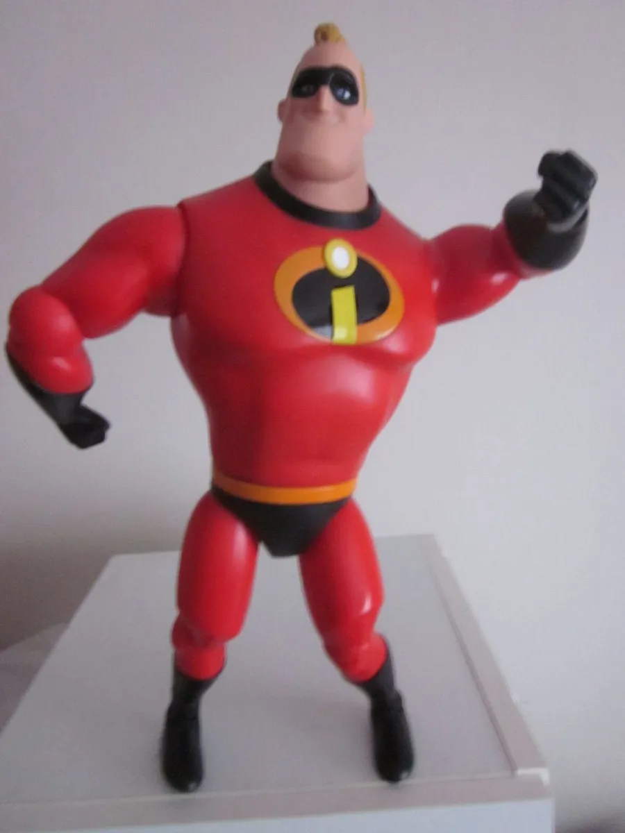 Mr Incredible Talking 13" Action Figure - Image 3