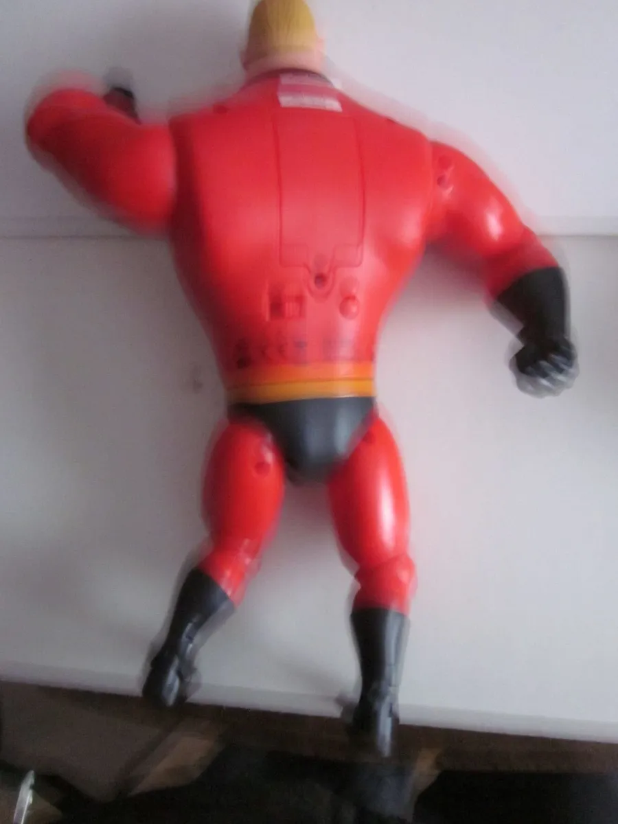 Mr Incredible Talking 13" Action Figure - Image 4