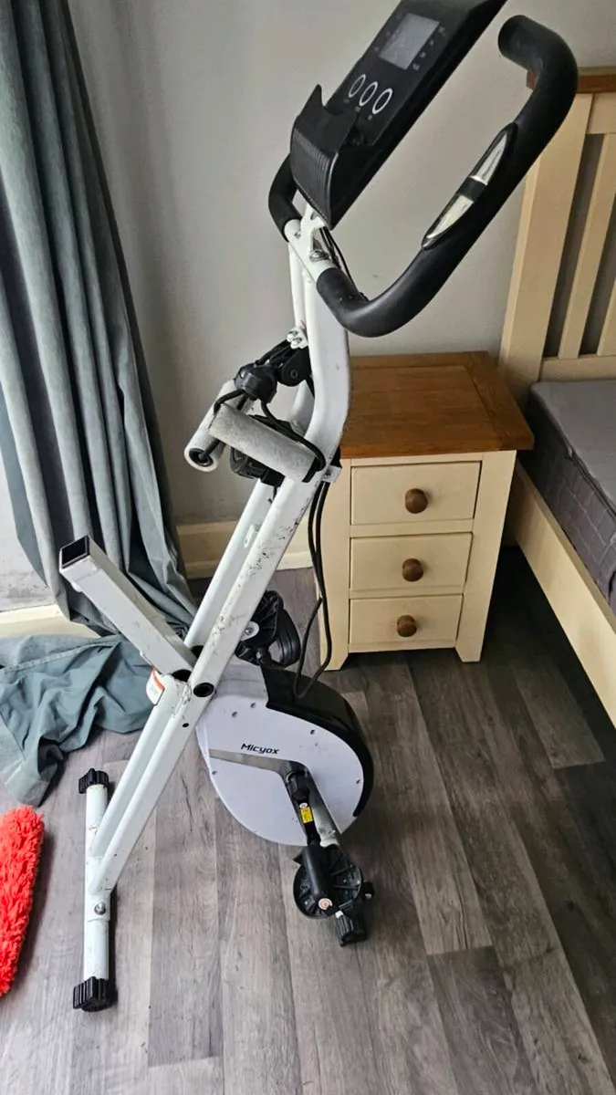 Foldable exercise bike - Image 2