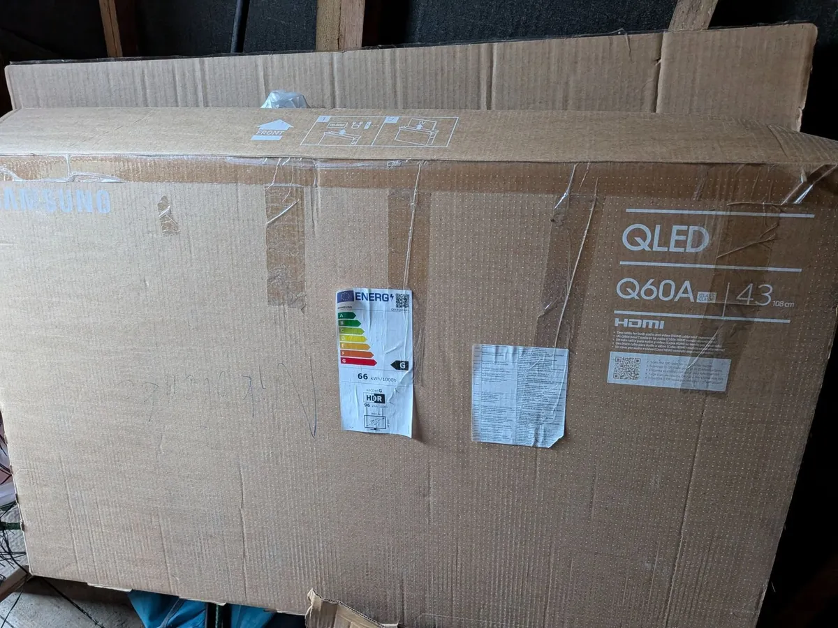 PlayStation 5 Slim + QLED TV Samsung 43 inch - Image 2