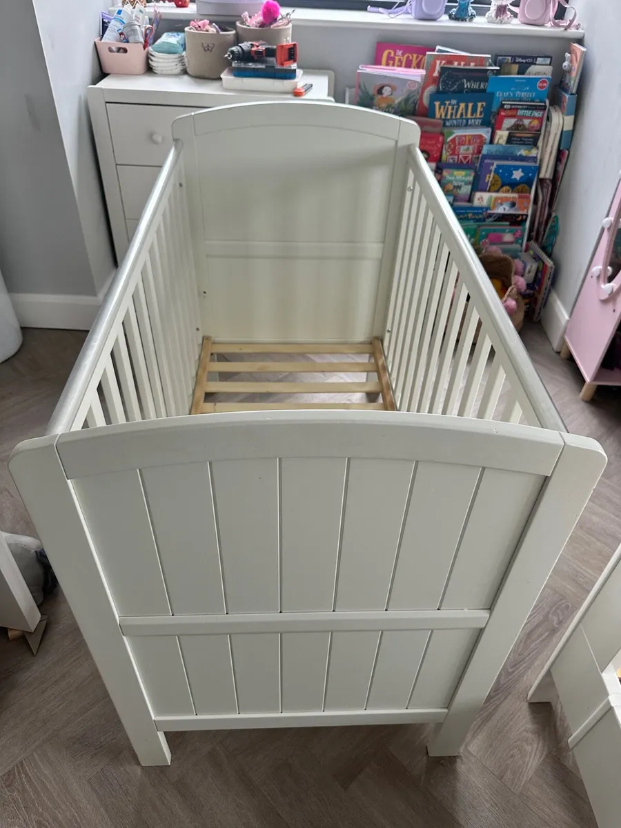 Mamas & Papas Cot Bed - Image 1