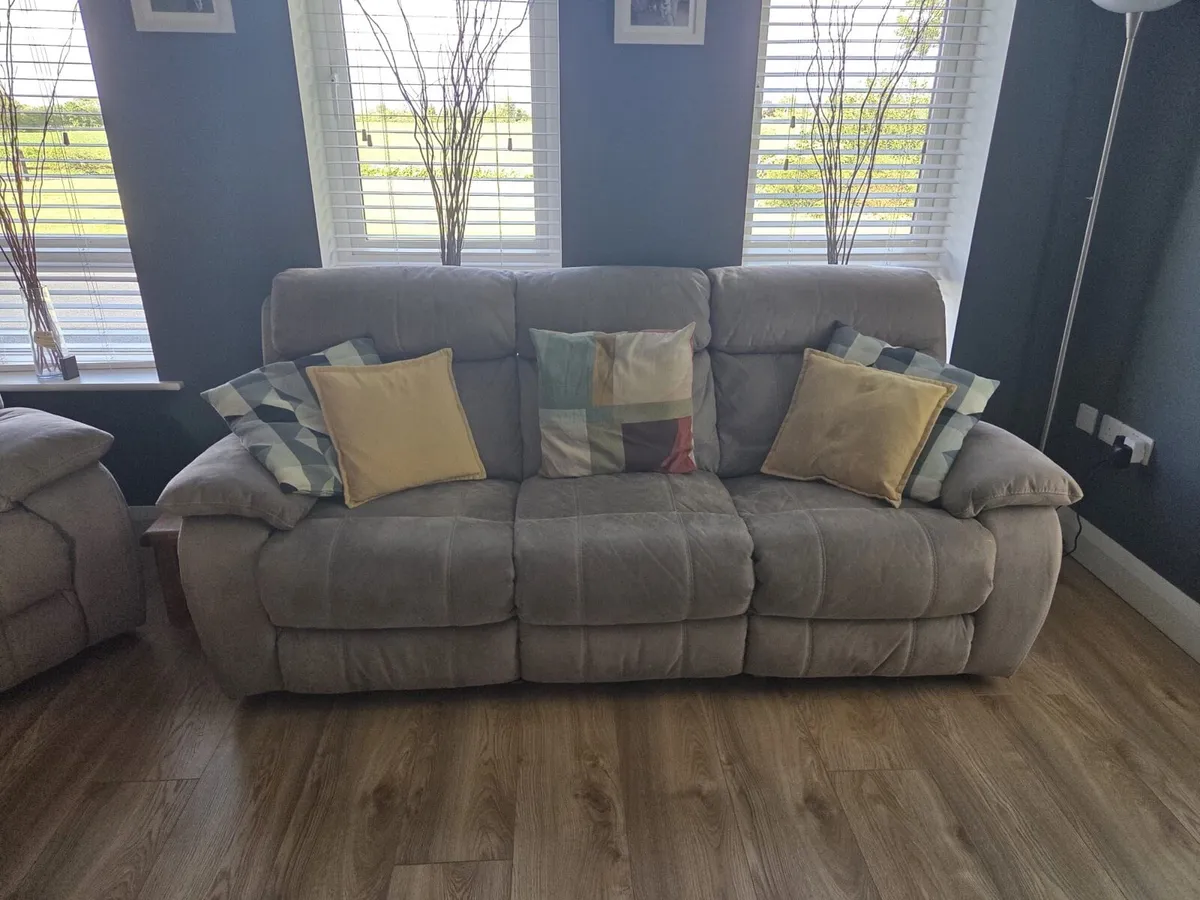 Matching Electric Recliner Sofa Suite - Image 3