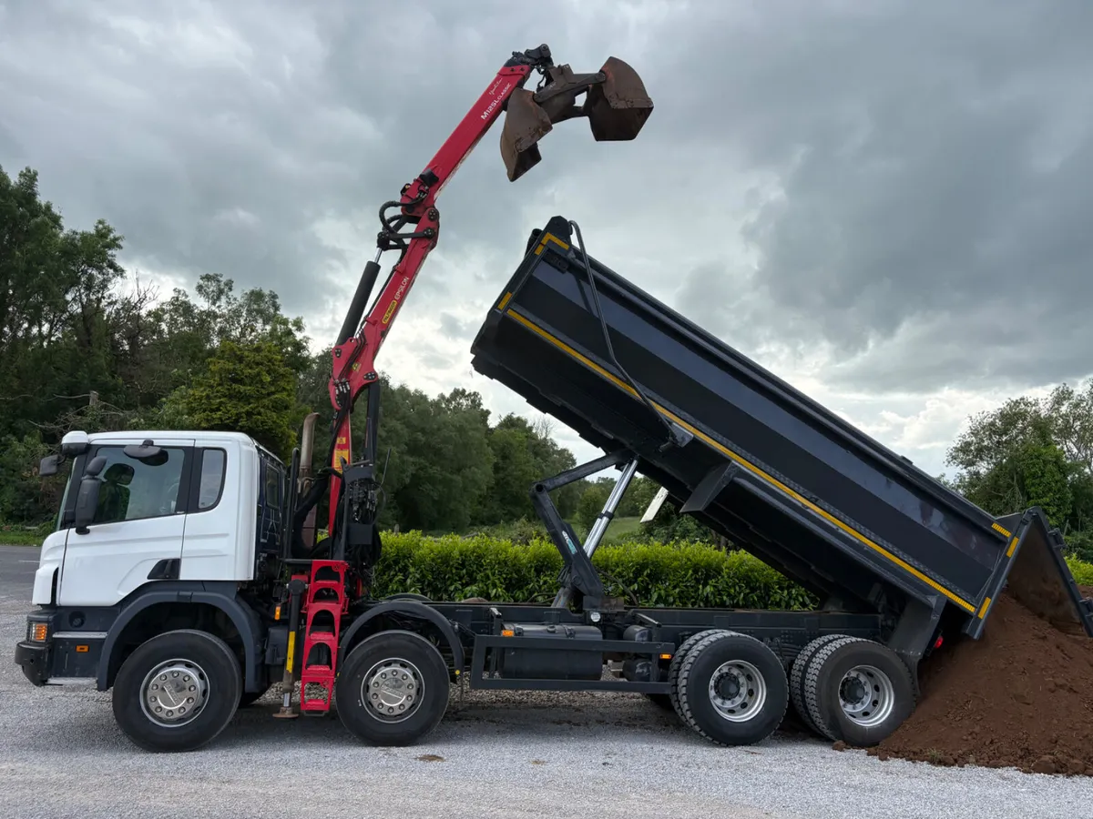 2018 Scania P410 8x4 Tipper grab - Image 1