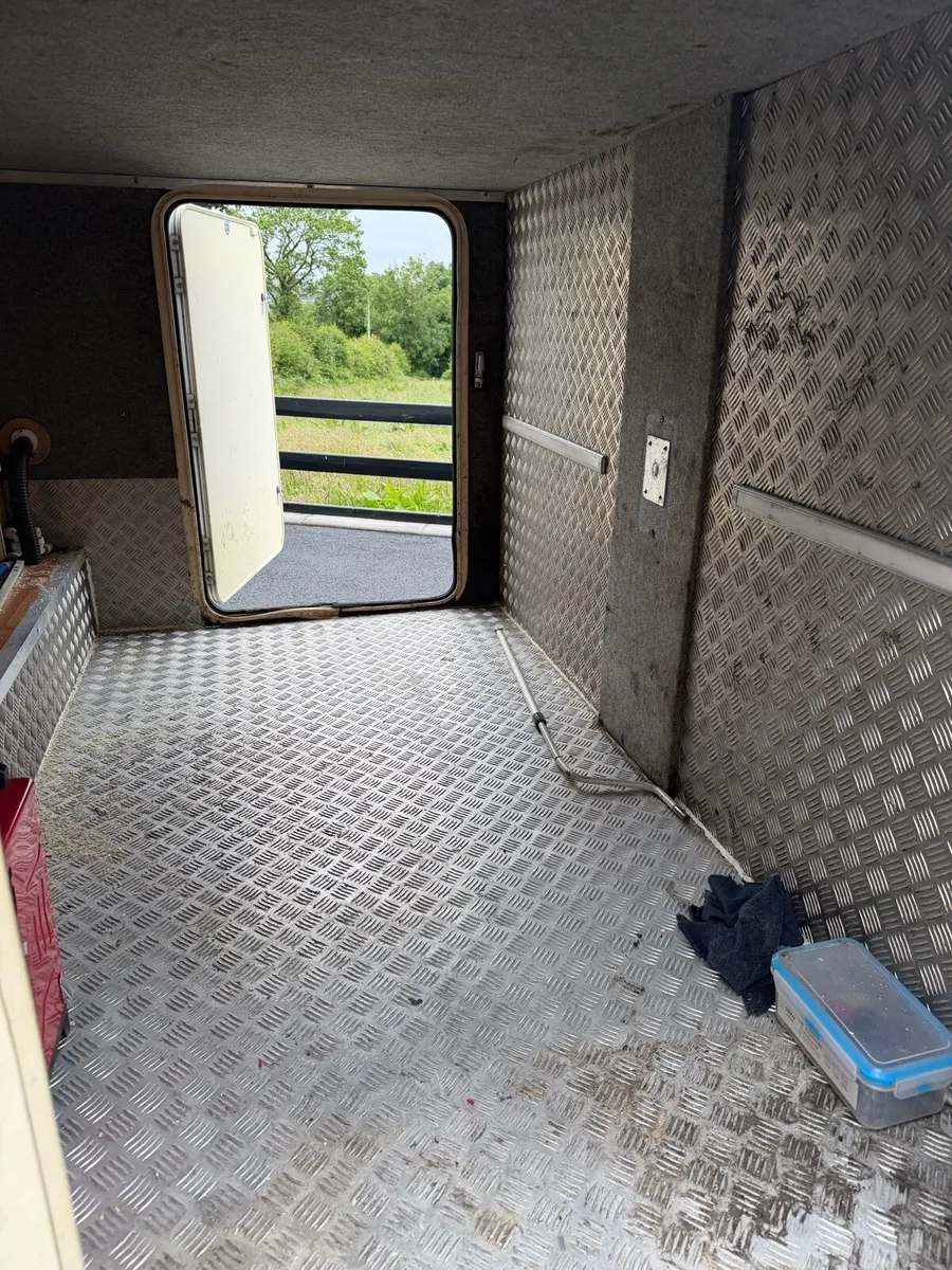 2010 fiat ducato 6 birth motorhome - Image 3