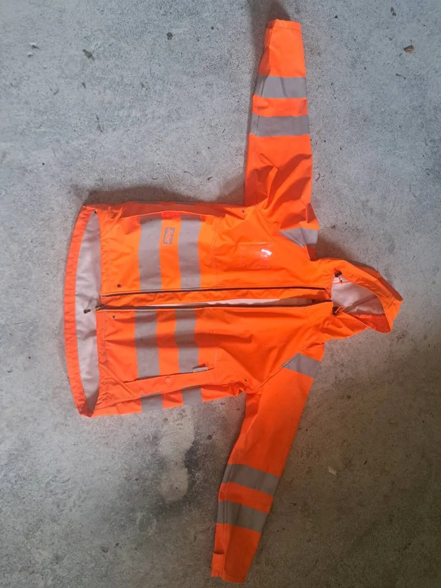 Snickers rain jacket - Image 2