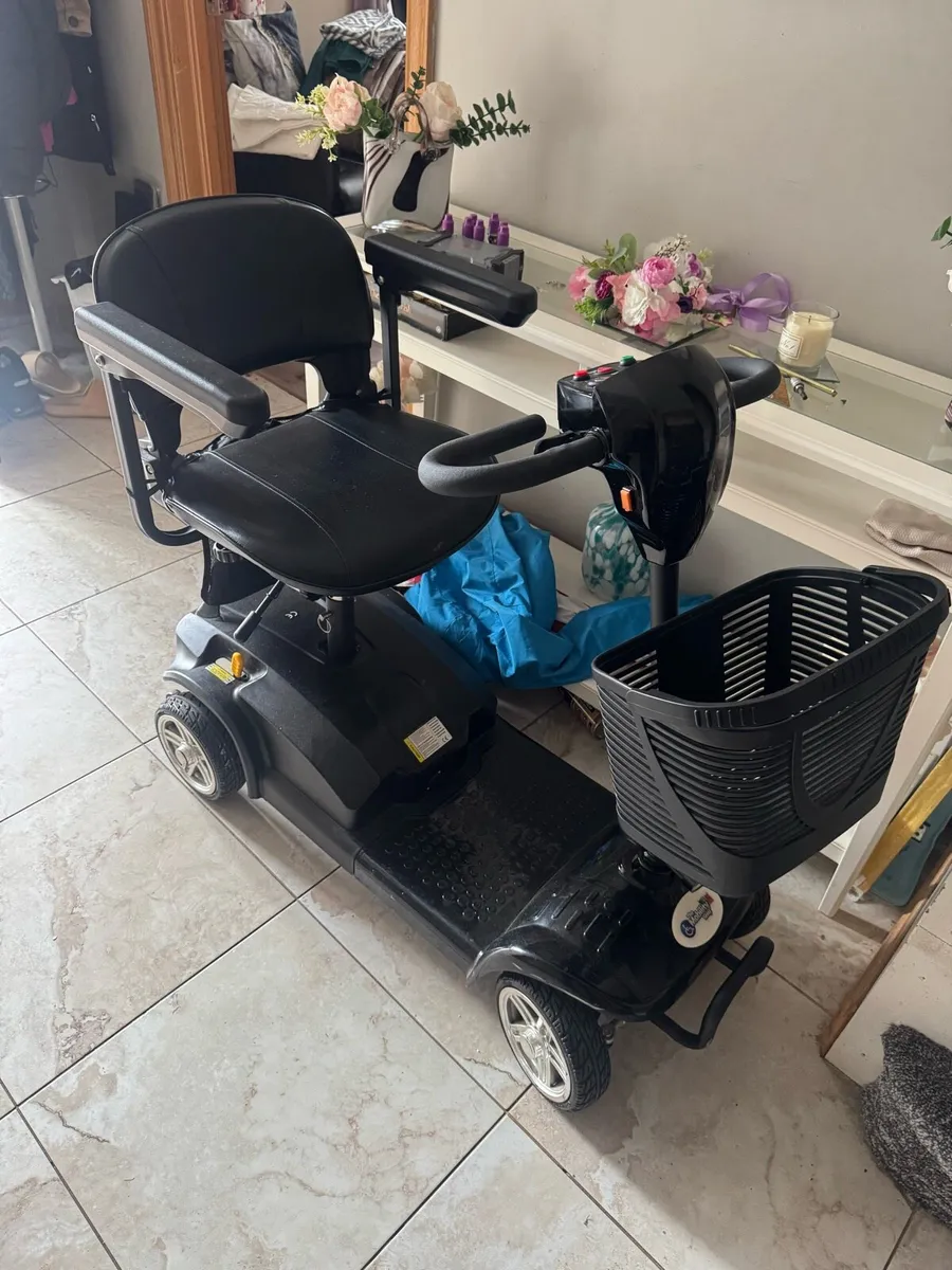 Mobility scooter - Image 1
