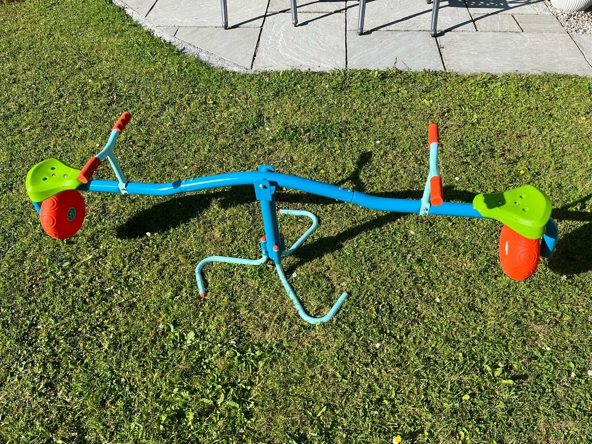 Kids’ spinning see-saw - Image 2