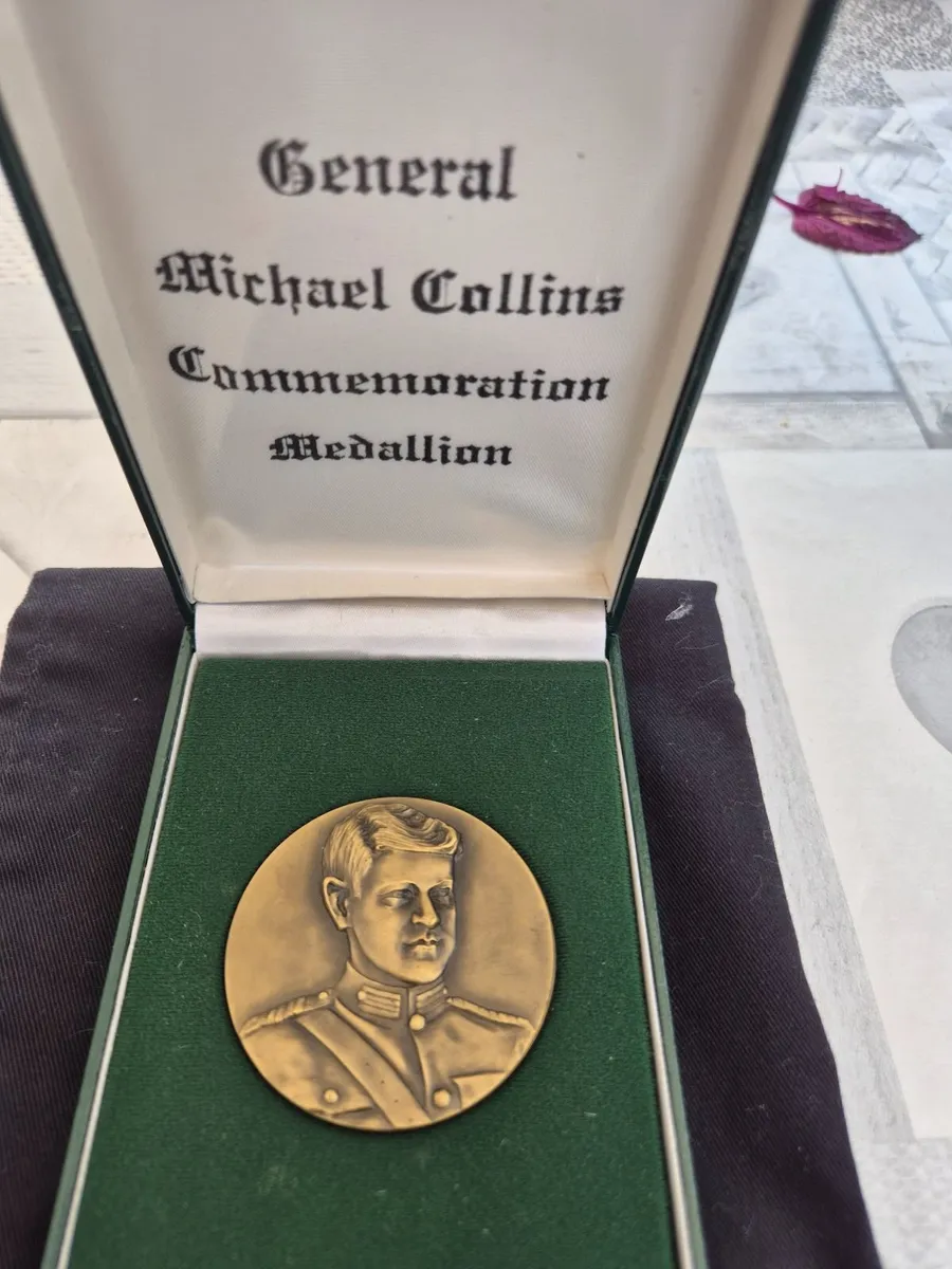 Commerative medal - Image 2