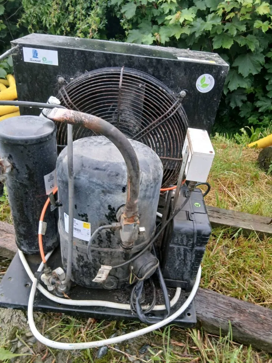 Milk tank and cooling unit - Image 4