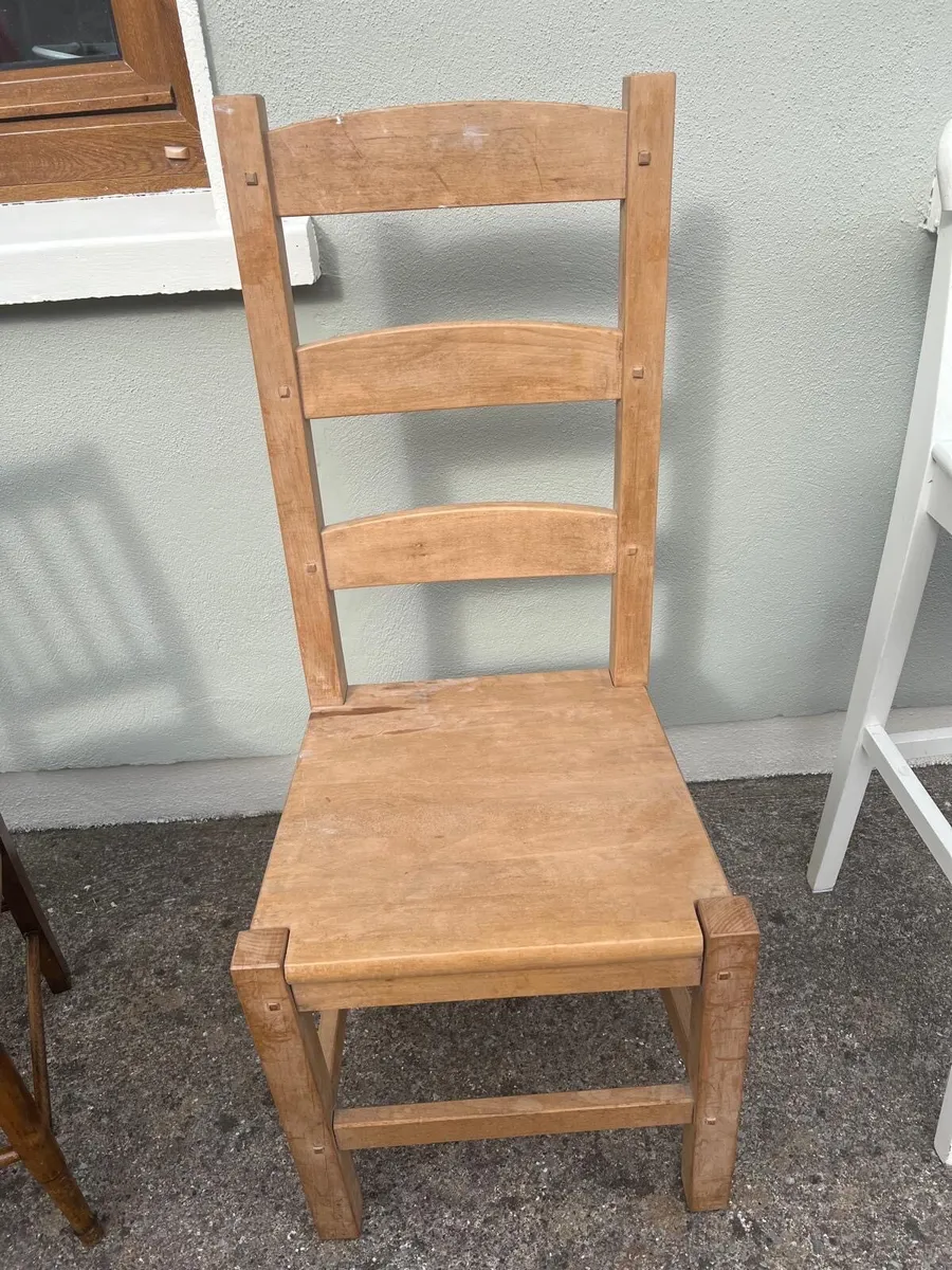 Chairs and stools - Image 2
