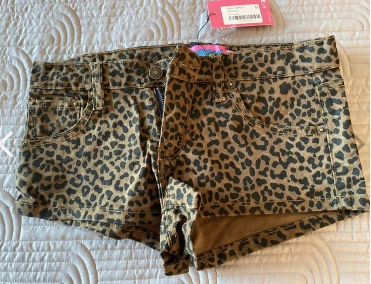 BNWT Edikted Leopard Printed Twill Micro Shorts - Image 1