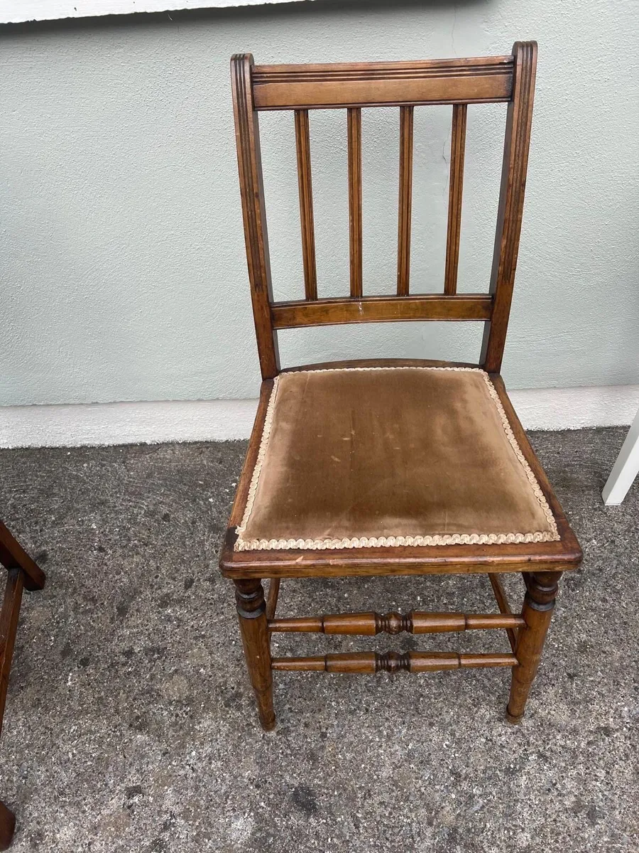 Chairs and stools - Image 3