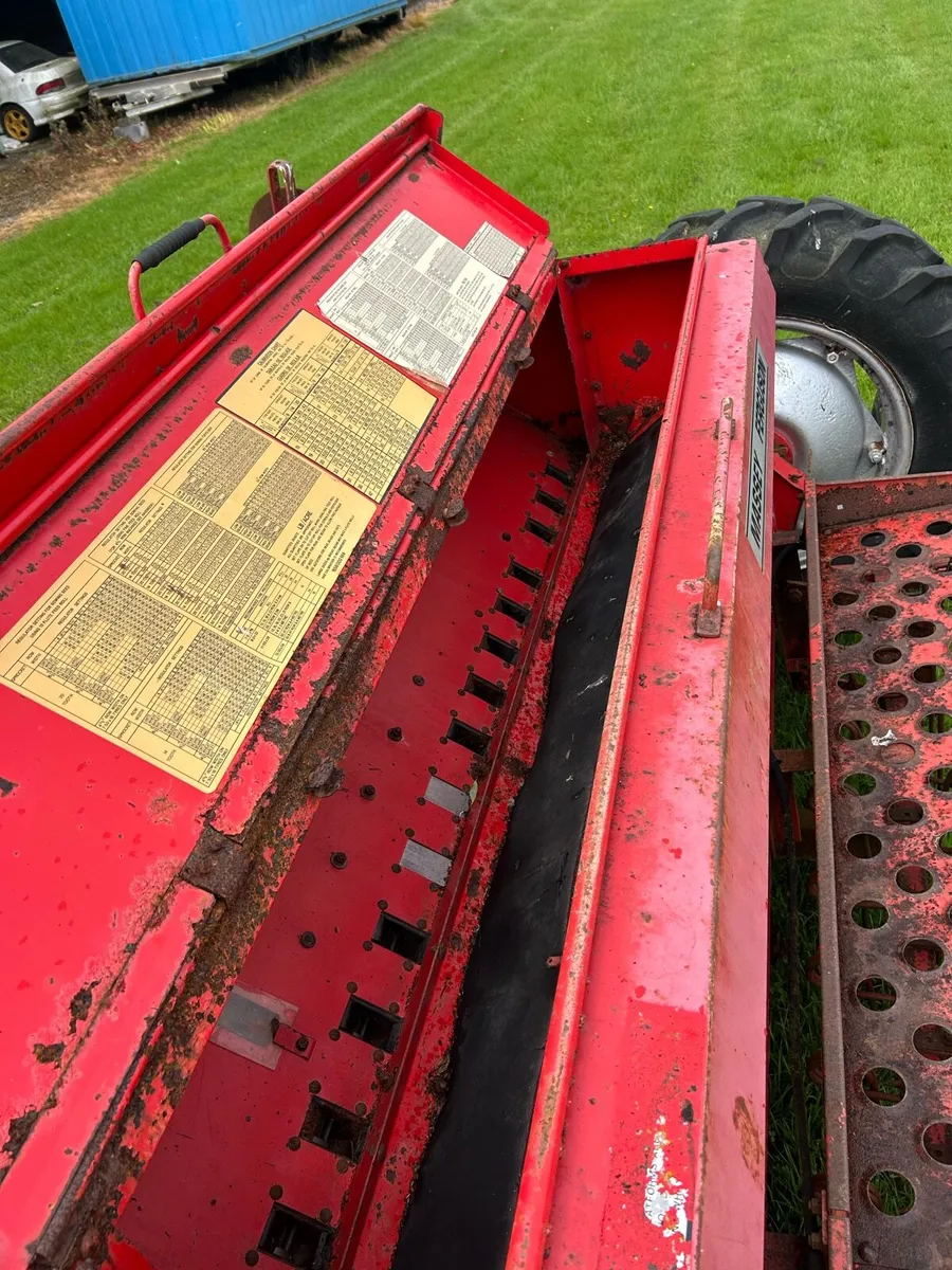 MF 30 Seed Drill - Image 4
