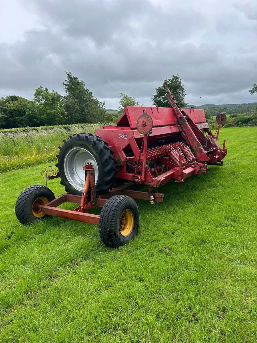 MF 30 Seed Drill - Image 2