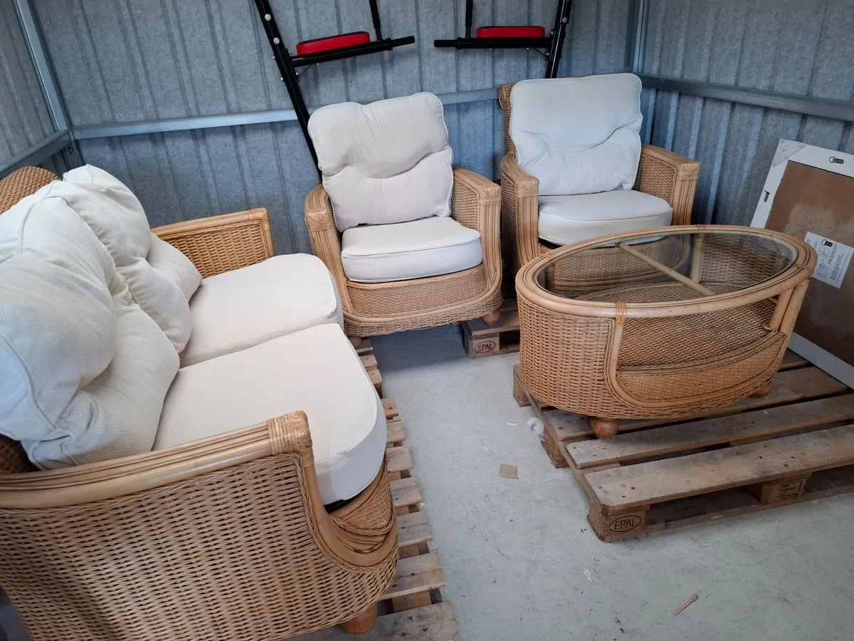 Wicker furniture set - Image 1