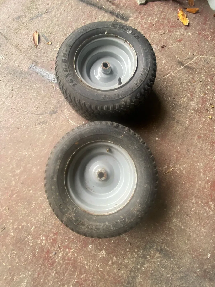 Lawnmower tyres - Image 1