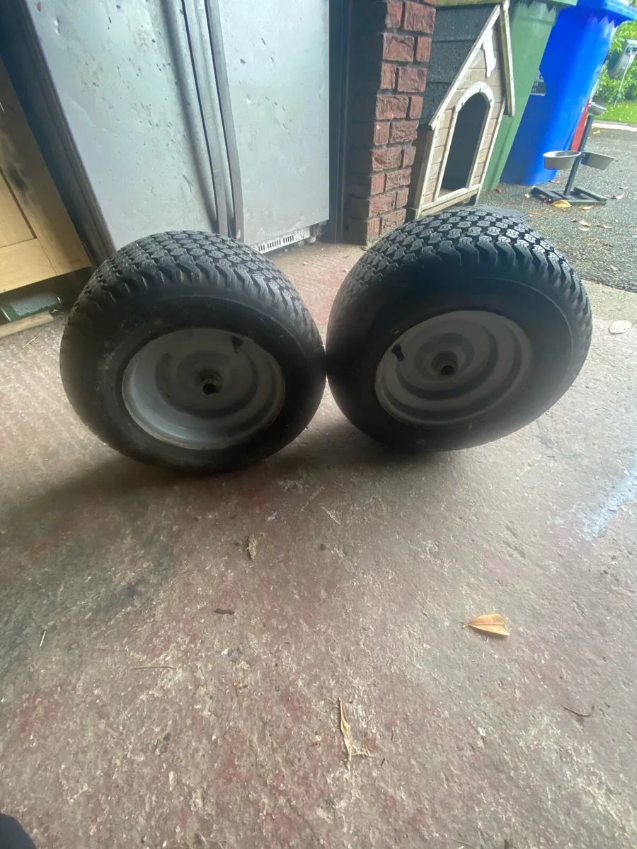 Lawnmower tyres - Image 2