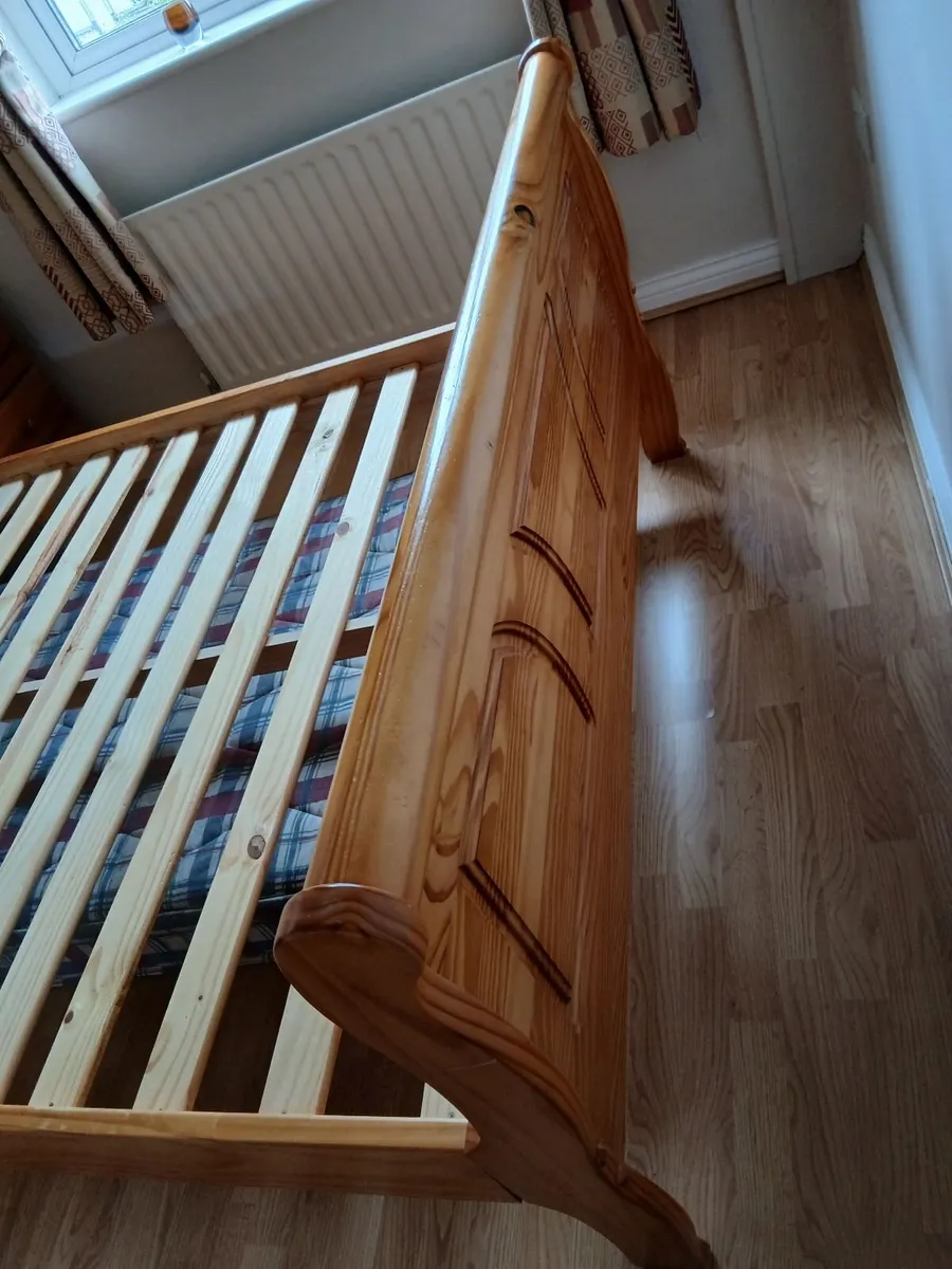 Bed frame - Image 1