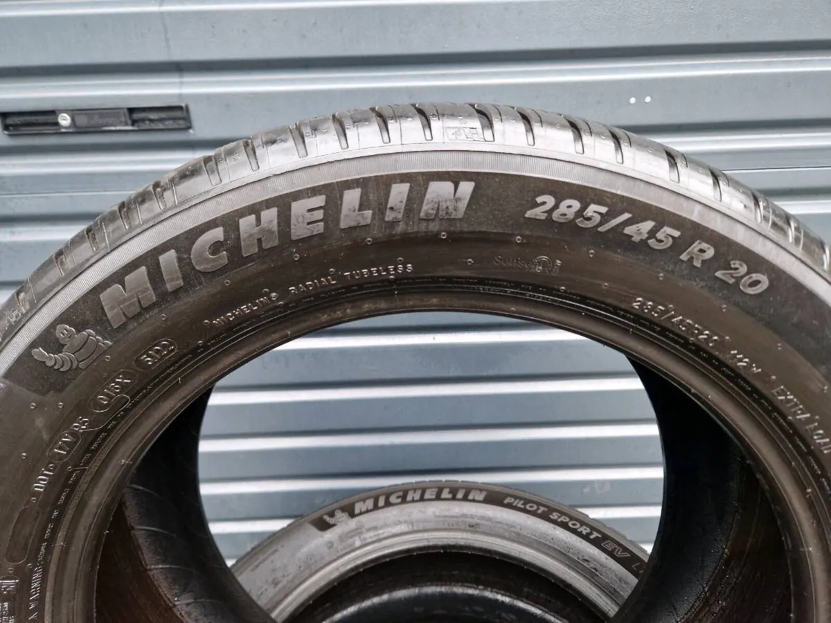 285/45R20 x4 (Michelin/Goodyear) - Image 3
