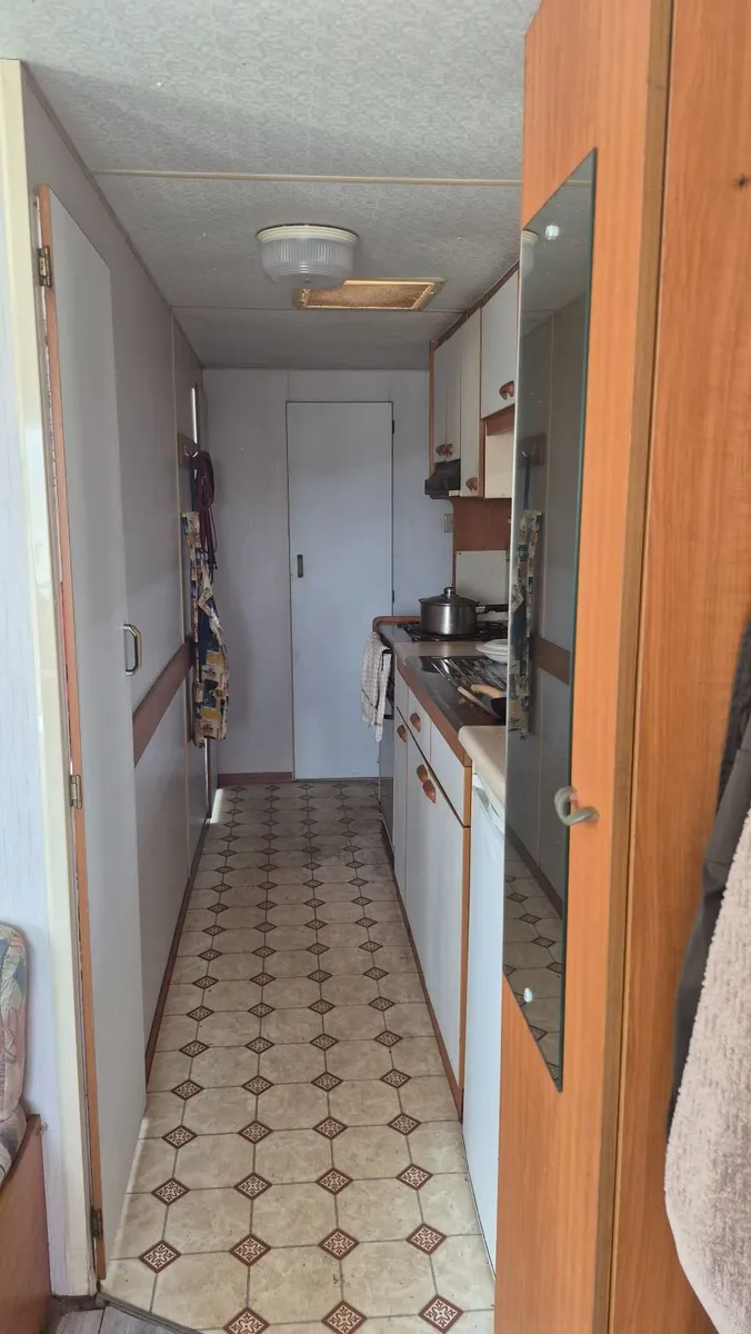 Caravan - Image 2