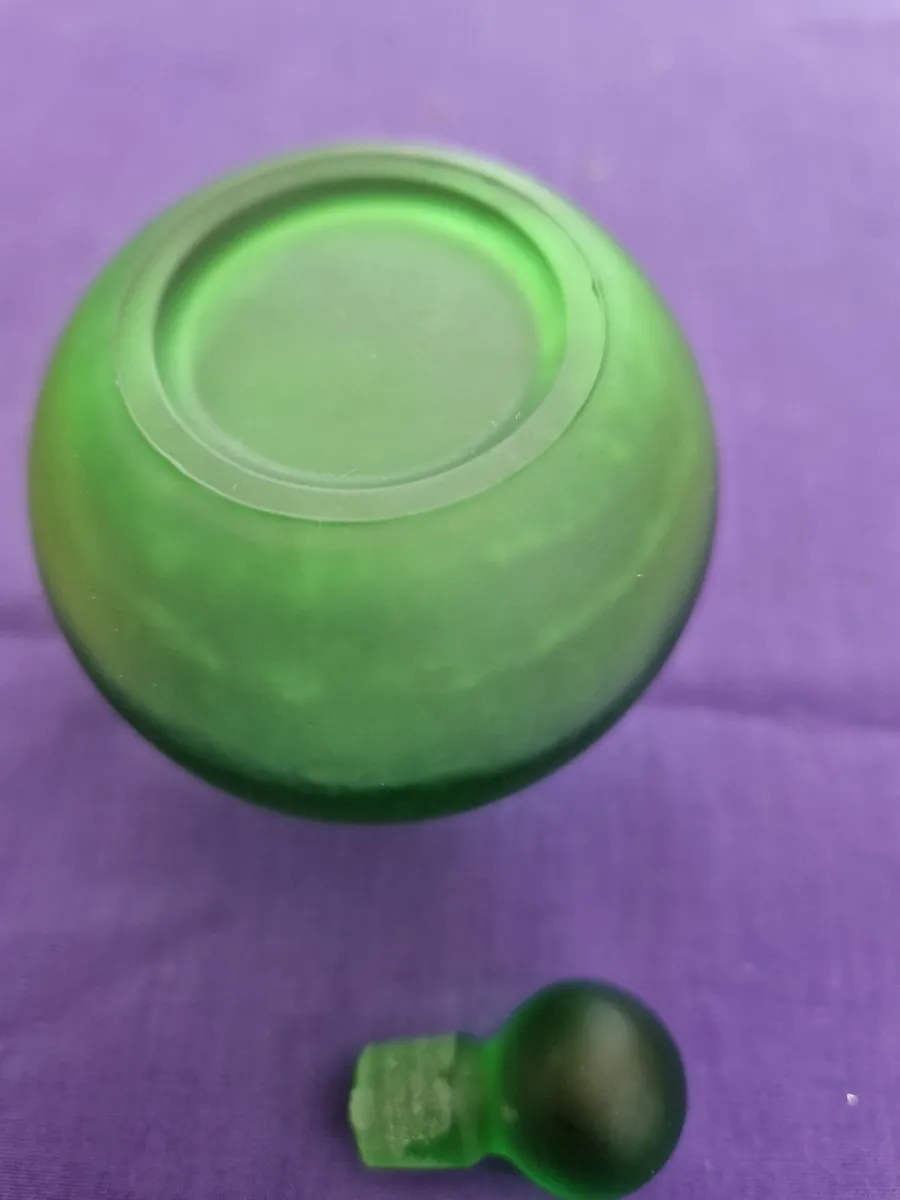 Vintage perfume bottle - Image 2