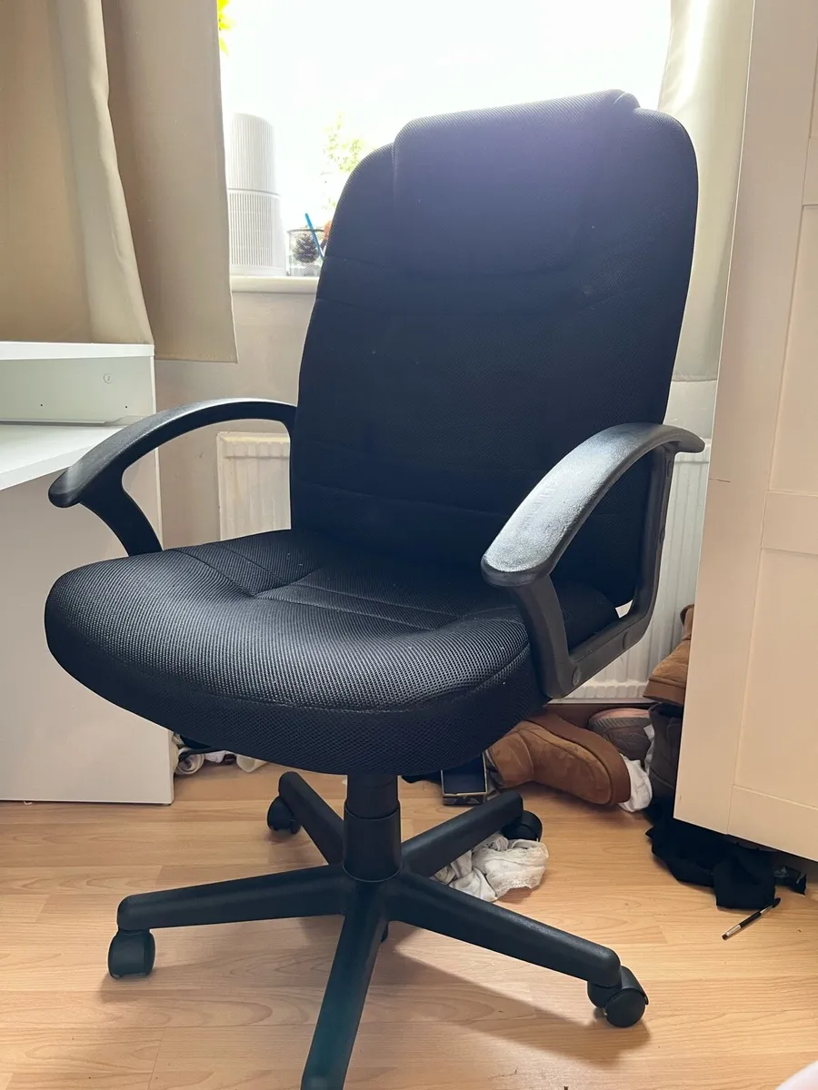 Desk chair - Image 1
