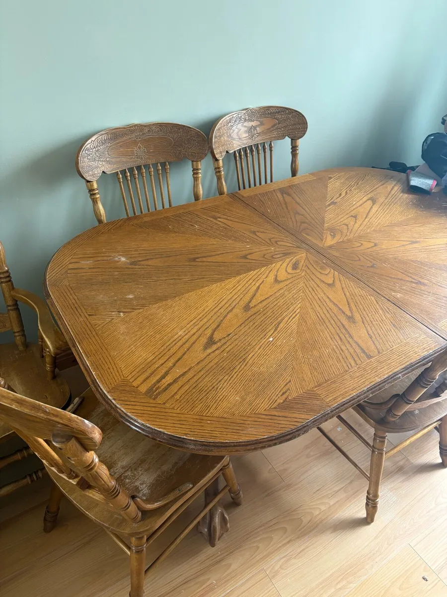 Dining table and chairs - Image 1