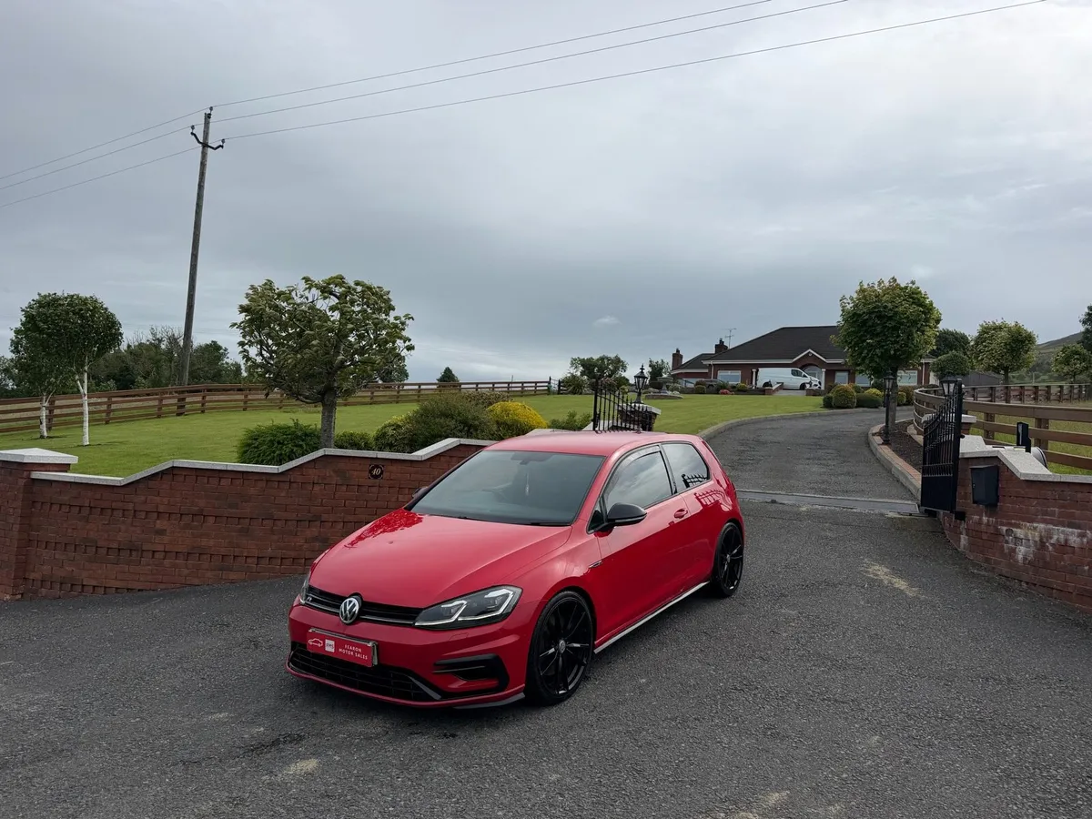 2018 Volkswagen Golf r - Image 1