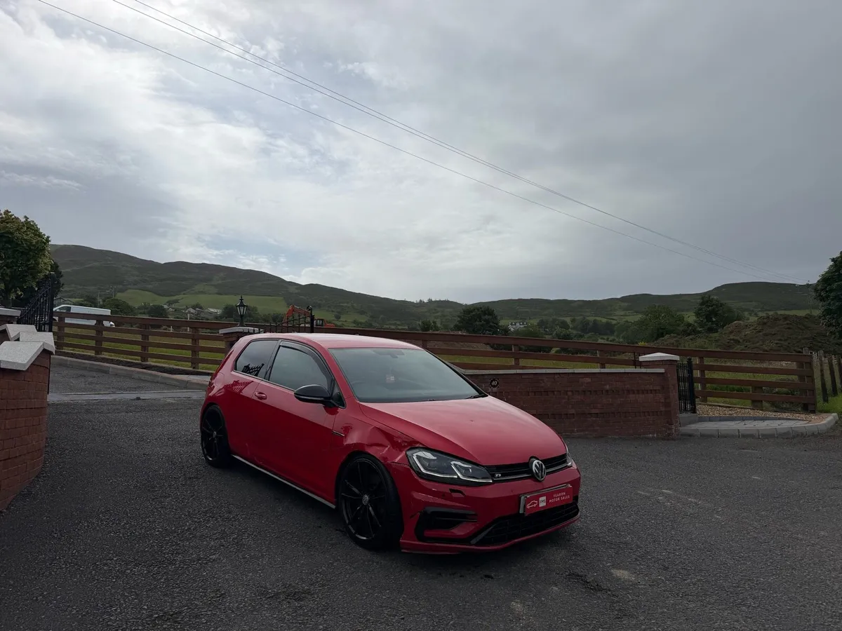 2018 Volkswagen Golf r - Image 2