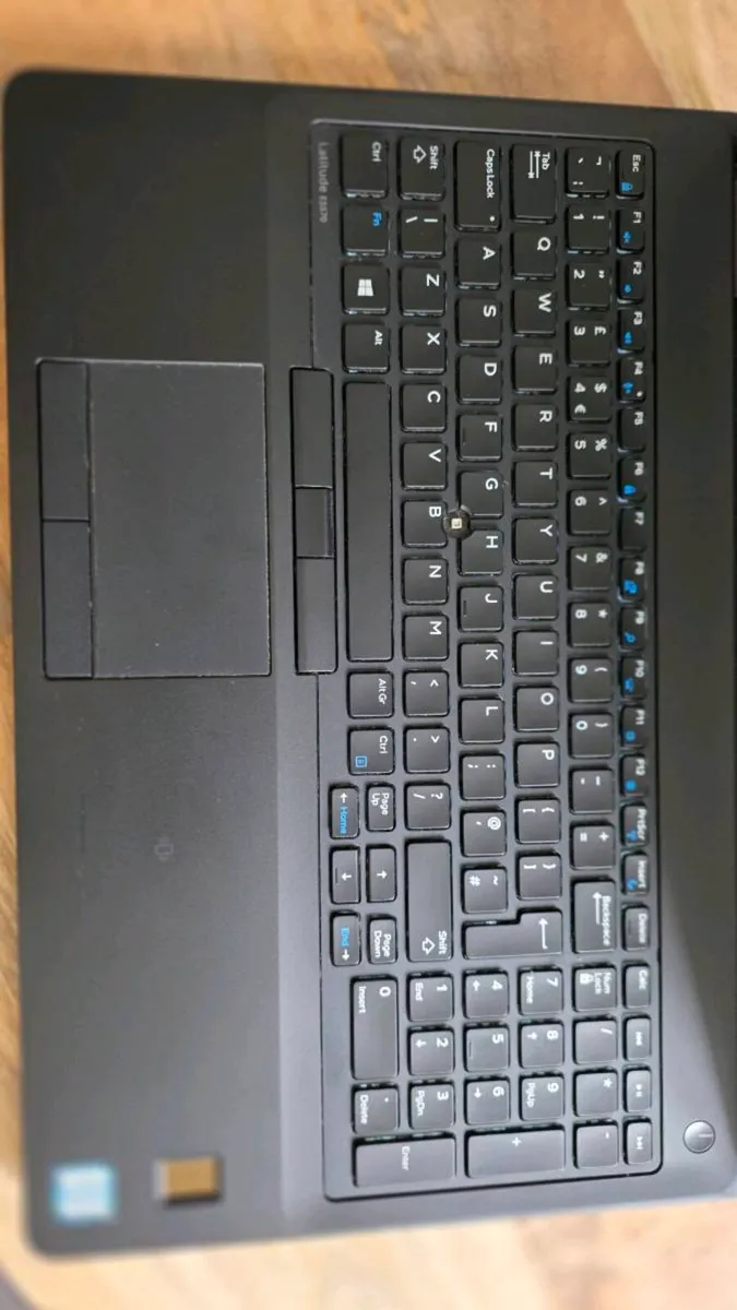 Dell Latitude E5570 - Image 3
