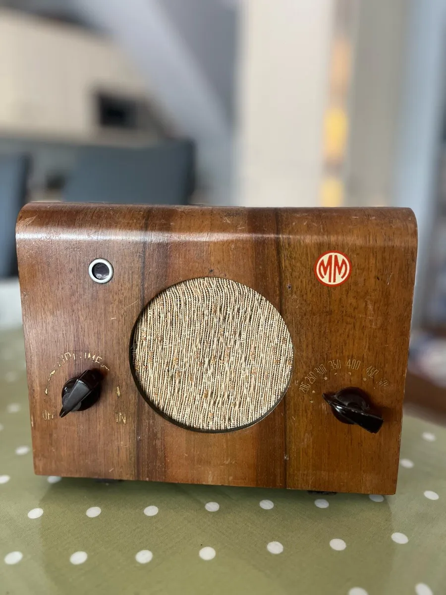 Vintage 1940’s Radio - Image 1
